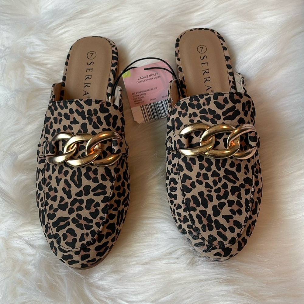 Serra ladies leopard mules, size 7. New in box